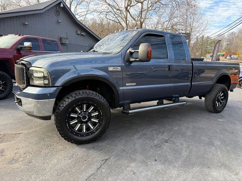 Used 2006 Ford F350 4x4 SuperCab Super Duty image 1