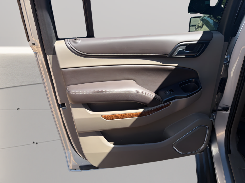 Used 2020 Chevrolet Suburban Premier RWD image 32