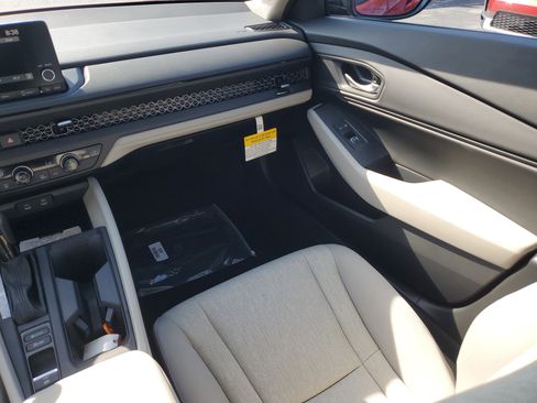 New 2025 Honda Accord SE image 11