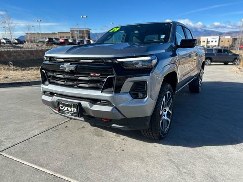 Used 2024 Chevrolet Colorado Z71 w/ Z71 Convenience Package 2 image 3