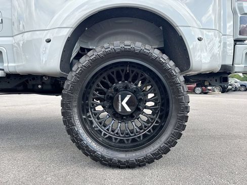 Used 2026 Ford F450 Platinum w/ FX4 Off-Road Package AWD/4WD image 30