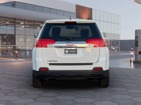 Used 2014 GMC Terrain SLE image 2