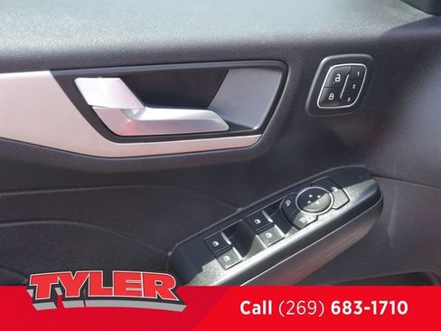 Used 2022 Ford Escape SEL w/ Technology Package AWD/4WD image 22