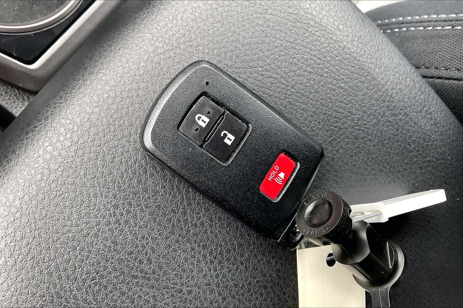 Used 2023 Toyota Tacoma TRD Sport w/ Technology Package AWD/4WD image 14