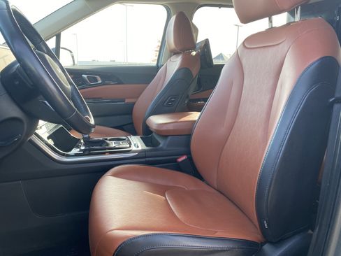 Used 2022 Kia Carnival SX image 19