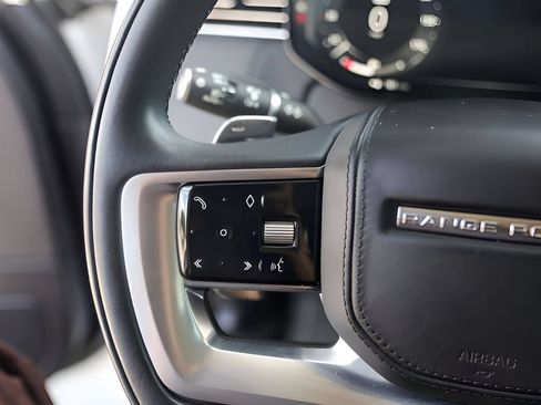 Used 2023 Land Rover Range Rover SE AWD/4WD image 15