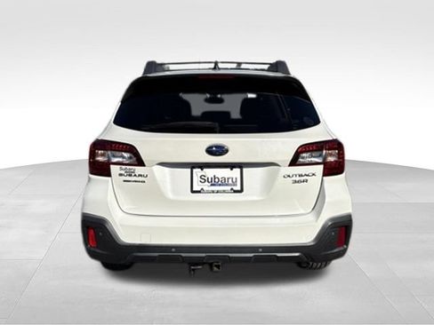 Used 2018 Subaru Outback 3.6R Limited AWD/4WD image 6