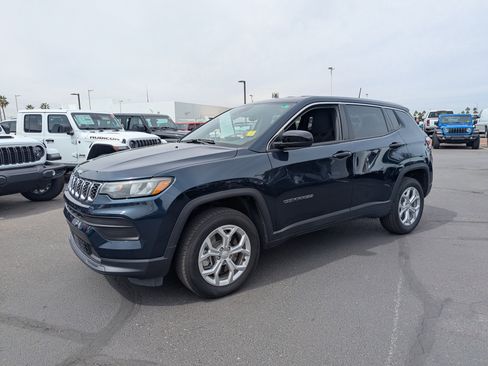 Used 2024 Jeep Compass Sport AWD/4WD image 11
