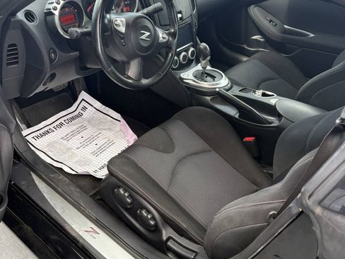 Used 2015 Nissan 370Z Coupe RWD image 7