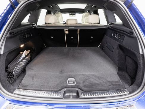 Used 2025 Mercedes-Benz GLC 350e 4MATIC w/ Driver Assistance Package image 31