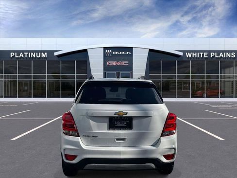 Used 2021 Chevrolet Trax LT w/ LT Convenience Package image 6