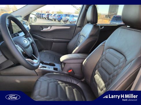 New 2024 Ford Escape SE w/ PHEV Premium Package image 19