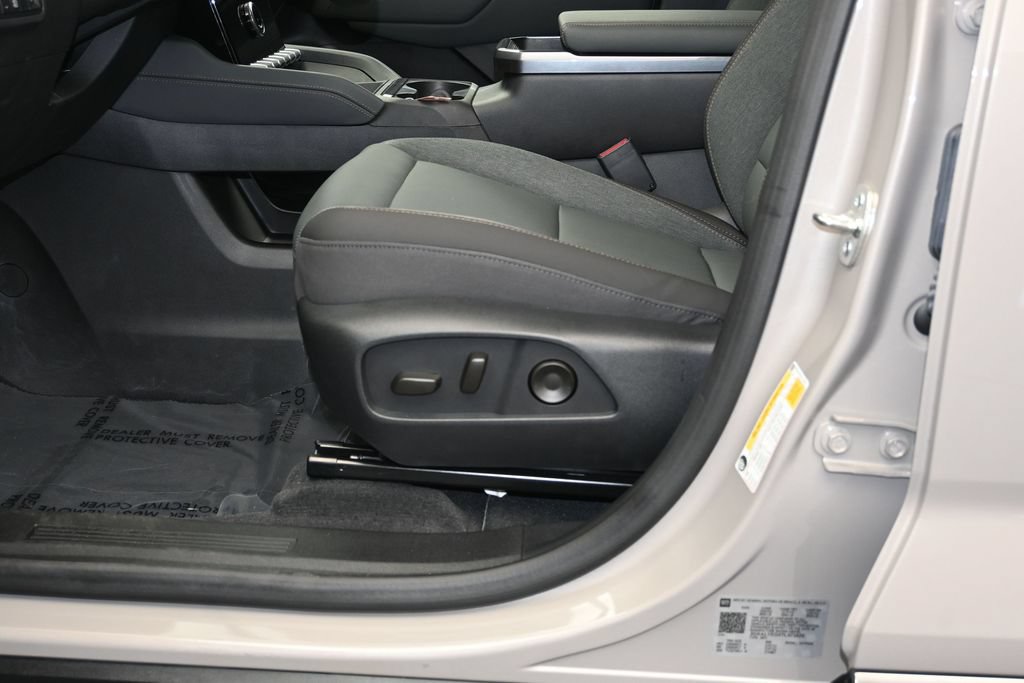 Used 2026 GMC Terrain AT4 w/ Technology Package II AWD/4WD image 22