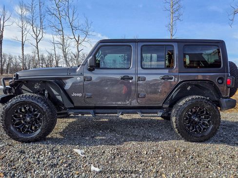 Used 2019 Jeep Wrangler Unlimited Sport S image 3