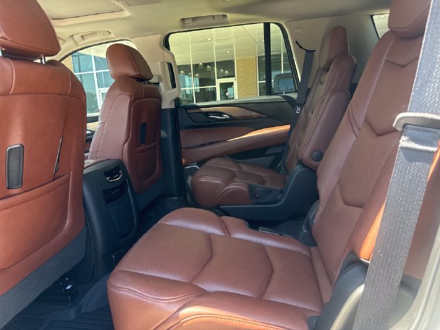 Used 2019 Cadillac Escalade Premium Luxury AWD/4WD image 19
