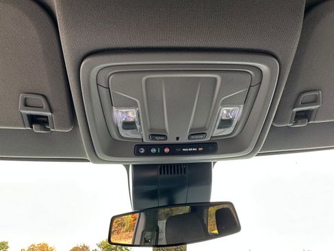 Used 2024 GMC Sierra 1500 Elevation image 16