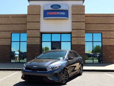 Used 2023 Kia Forte GT-Line FWD image 2