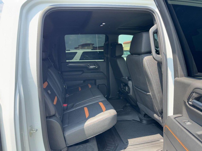 Used 2024 GMC Sierra 2500 AT4 w/ AT4 Premium Plus Package AWD/4WD image 10