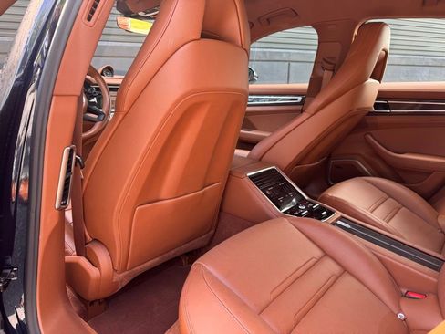 Certified 2023 Porsche Panamera 4 Platinum Edition AWD/4WD image 18