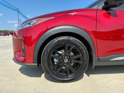 Used 2021 Nissan Kicks SR w/ SR Premium Package FWD image 7