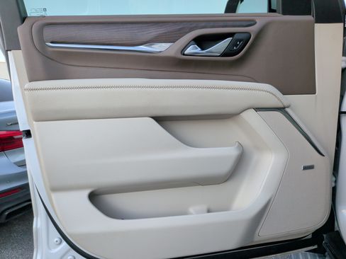 Used 2023 GMC Yukon XL Denali w/ Denali Reserve Package image 25