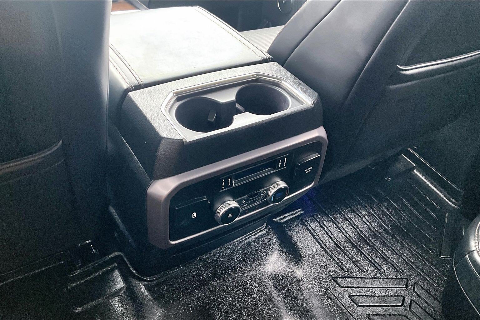 Used 2019 Ford Expedition Platinum AWD/4WD image 10