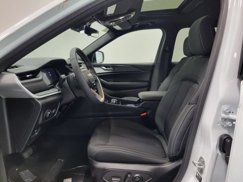 New 2026 Jeep Grand Cherokee L Laredo AWD/4WD image 11