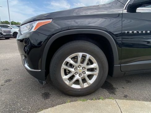 Used 2020 Chevrolet Traverse LT w/ Driver Confidence II Package AWD/4WD image 32