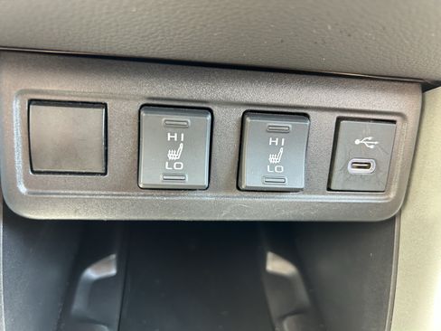 Certified 2025 Toyota Corolla Cross XLE FWD image 28