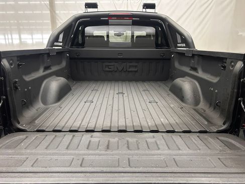Used 2018 GMC Sierra 2500 SLT w/ Duramax Plus Package AWD/4WD image 9