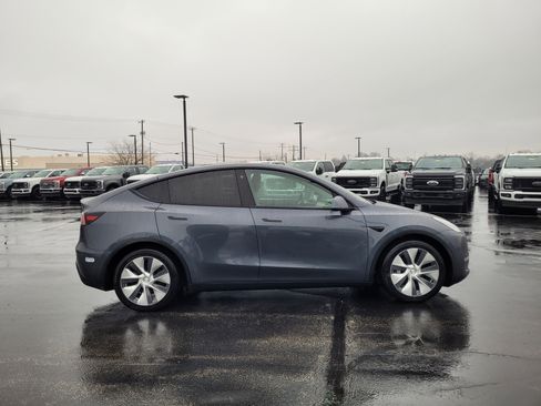 Used 2021 Tesla Model Y Long Range image 2