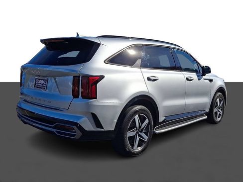 Used 2022 Kia Sorento S FWD image 7
