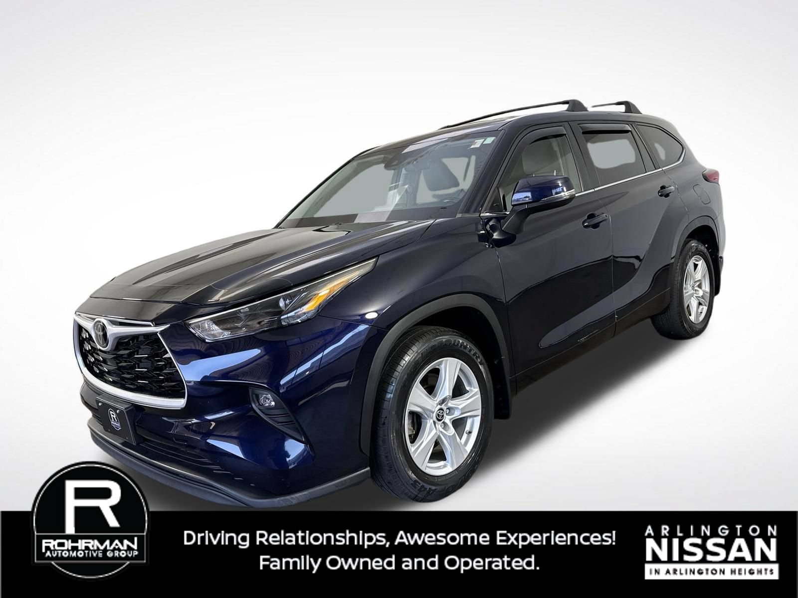 Used 2023 Toyota Highlander LE FWD image 2