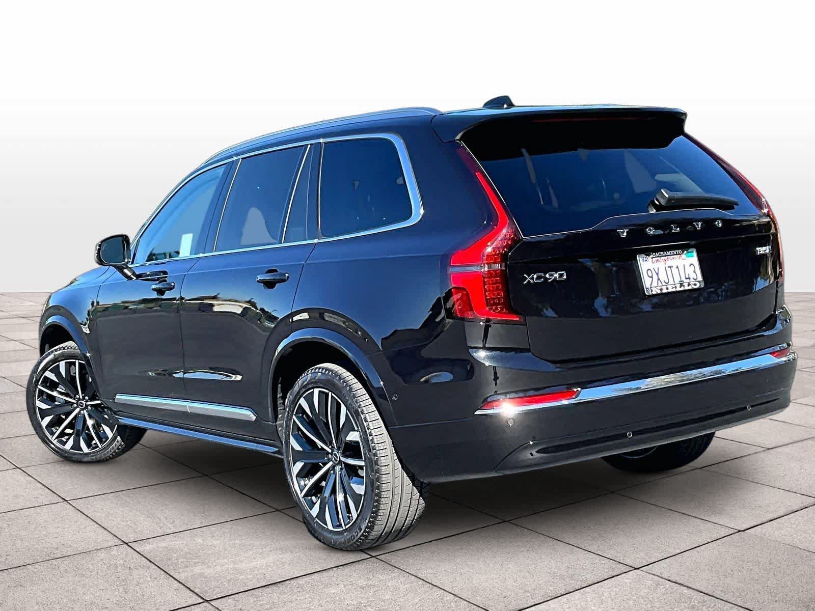 Used 2026 Volvo XC90 B5 Plus w/ Protection Package AWD/4WD image 16