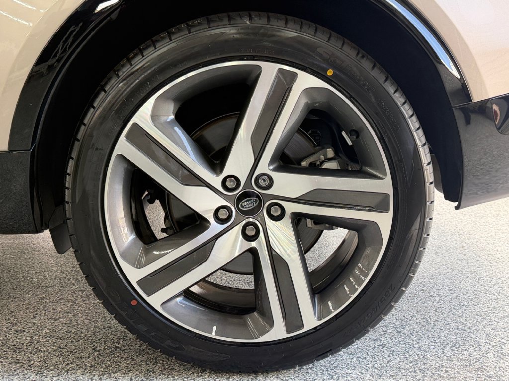 Used 2023 Land Rover Discovery HSE R-Dynamic AWD/4WD image 47