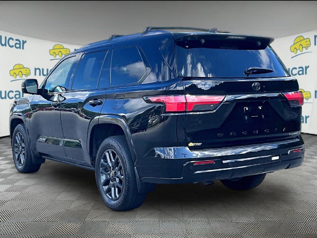 Used 2025 Toyota Sequoia Platinum AWD/4WD image 4