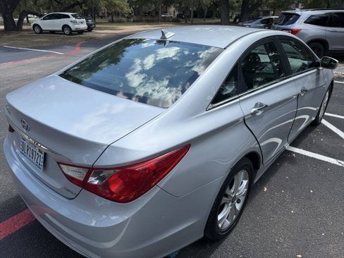 Used 2011 Hyundai Sonata Limited FWD image 5