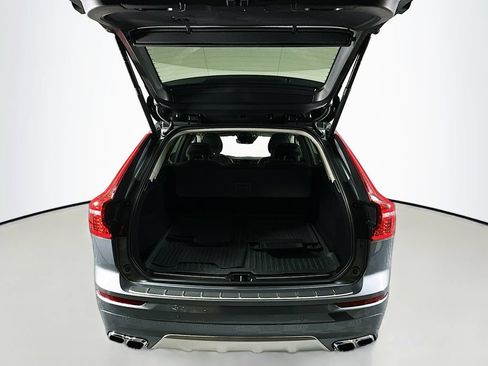 Used 2018 Volvo XC60 T5 Momentum w/ Vision Package AWD/4WD image 28