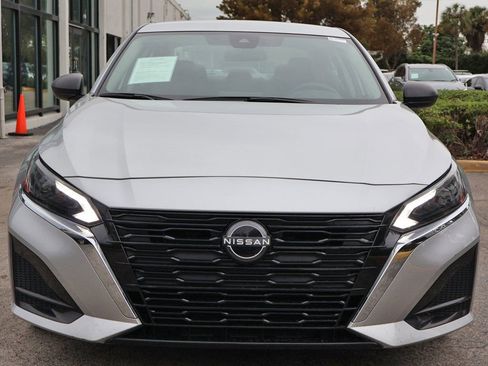 Used 2024 Nissan Altima 2.5 SV image 8