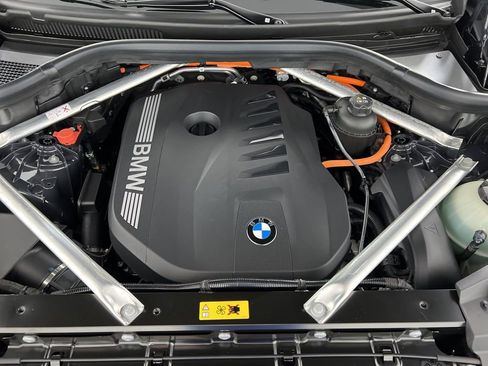 Used 2026 BMW X5 xDrive50e w/ M Sport Package image 28