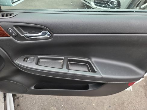 Used 2011 Chevrolet Impala LT FWD image 14