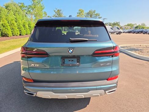 Used 2024 BMW X5 xDrive40i w/ Parking Assistance Package AWD/4WD image 4