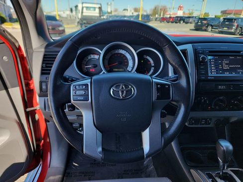Used 2013 Toyota Tacoma 4x4 Double Cab image 16
