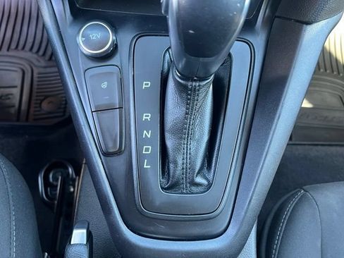 Used 2016 Ford Focus SE w/ SE Cold Weather Package FWD image 28