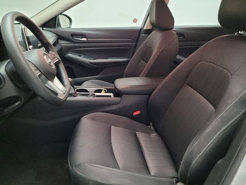 Used 2024 Nissan Altima 2.5 SV image 17