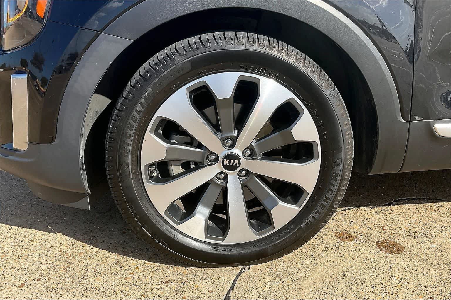 Used 2021 Kia Telluride SX w/ SX Prestige Package AWD/4WD image 8