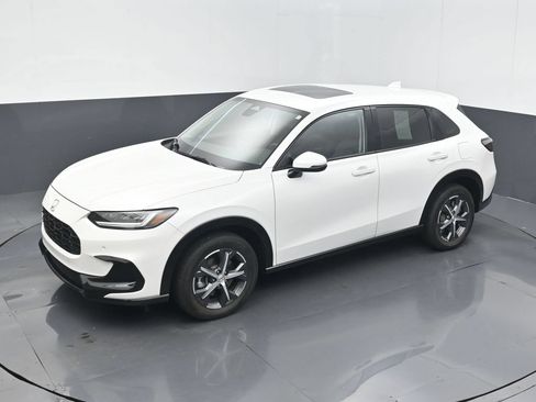 Used 2025 Honda HR-V EX-L image 9