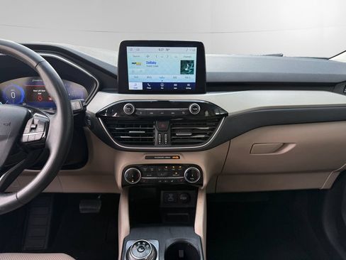 Certified 2022 Ford Escape SEL w/ Technology Package FWD image 11