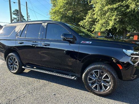 Used 2023 Chevrolet Tahoe Z71 w/ Luxury Package AWD/4WD image 7