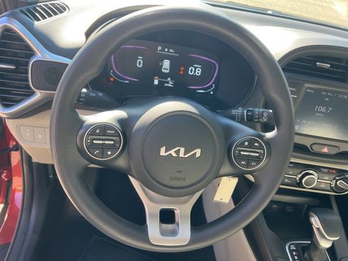 Used 2023 Kia Soul LX w/ LX Technology Package image 13